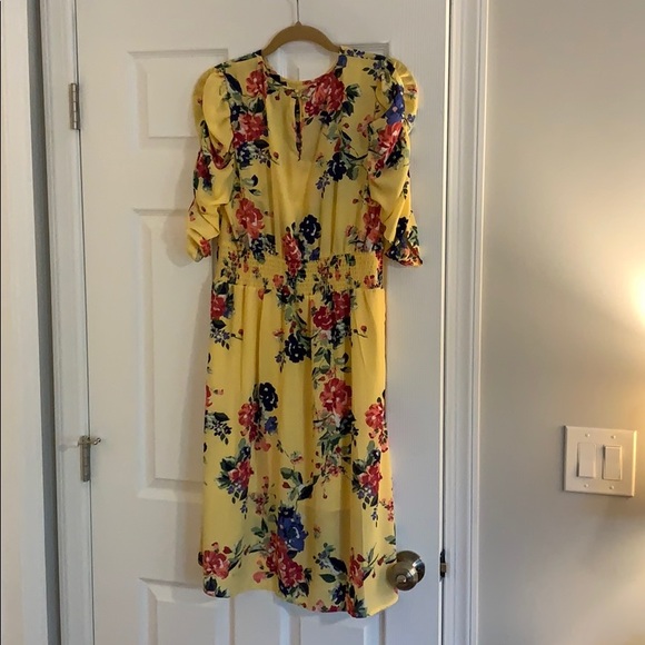 🌻Bobeau NWOT Yellow Ruched Sleeve Floral Dress🌻 - Picture 5 of 8